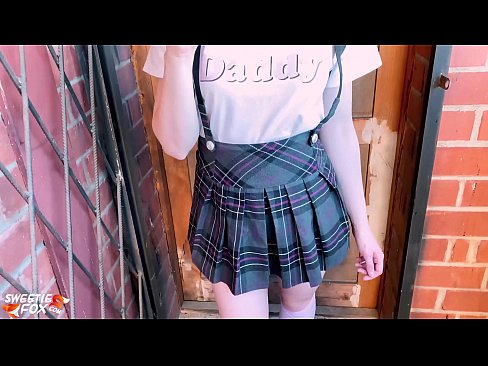 ❤️ Schoolgirl sûget har lul djip en neukt ynstee fan klassen. ❤️❌ Kwaliteitsporno by wy ❌❤