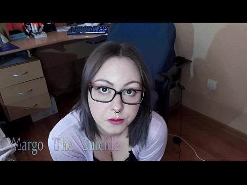 ❤️ Sexy famke mei bril sûget dildo djip op kamera ❤️❌ Kwaliteitsporno by wy ❌❤